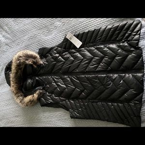 BCBGMAXAZARIA FAUX FUR Trimmed hooded vest  xl